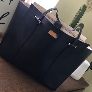 Large Black Leather Kate Spade bag like new with dust bag well taken care of